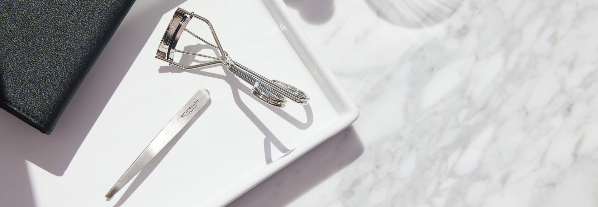 Eyelash Curler Disruptor Banner Desktop